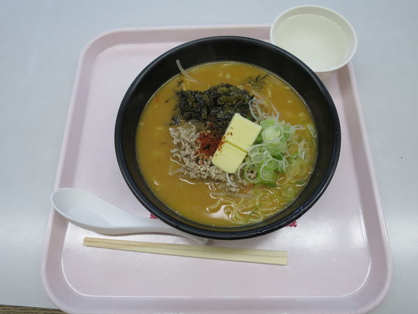 「ラーメンＡ(味噌高菜バターラーメン)　520円」@函館市役所 食堂の写真