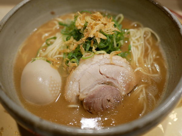 「限定 濃厚海老そば 特濃＋サービス味玉」@麺屋 音 別邸の写真