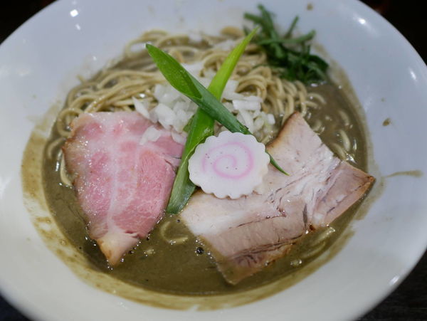 「濃密な煮干しそば＋和え玉」@中華そば いづるの写真