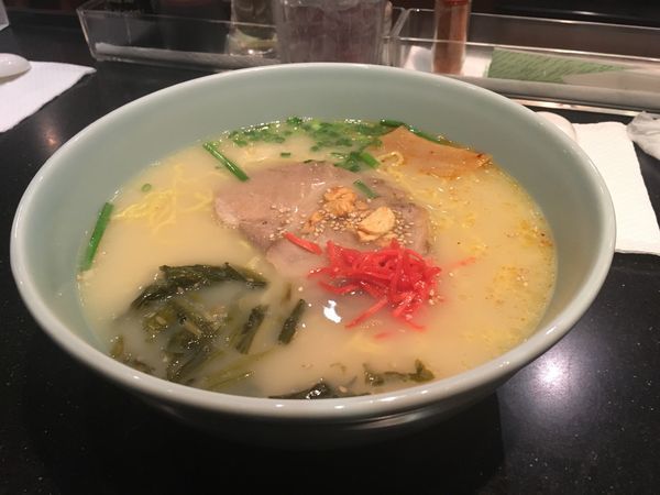 「豚骨ラーメン(大盛り)」@ラーメンなかむらの写真