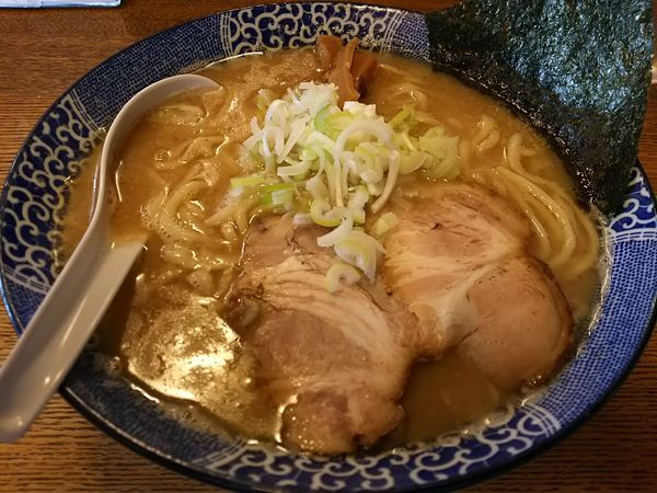 「魚介豚骨らーめん　（大盛り：サービス券）」@のんべえ食堂 天火の写真