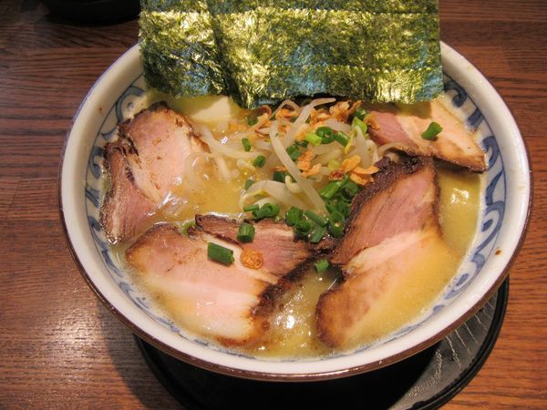 「バリシオラーメン（７５０円）＋チャーシュー＋たまご」@らー麺屋 バリバリジョニーの写真
