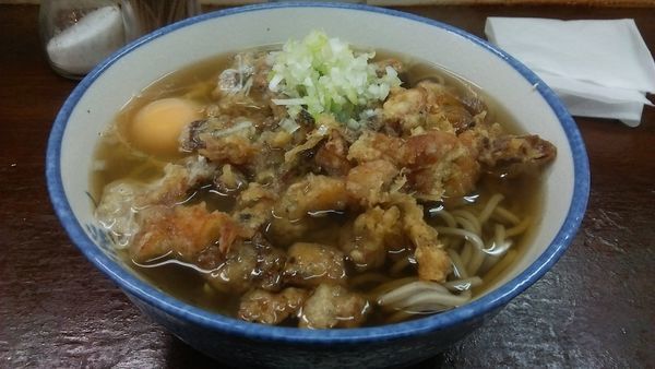 「かけそば 270円 ＋ ゲソ天 200円 ＋ 月見 50円」@鈴家の写真