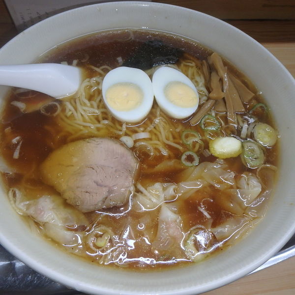 「玉子入りワンタン麺(茹で)(950円)」@大勝軒 武蔵高萩店の写真