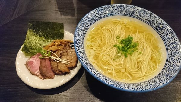 「鶏だし塩ラーメン」@麺処 ほん田 nijiの写真