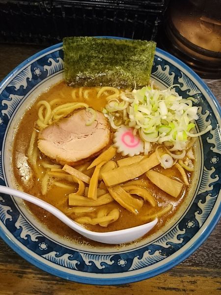 「中華そば 700円 並盛(200g)」@中華そば わた井の写真