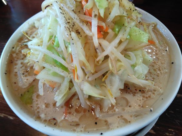 「野菜たっぷりラーメン(醤油）」@三代目 哲麺 羽村店の写真