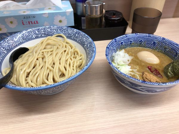 「カレつけ麺（中）+半熟味玉」@狼煙 大宮店の写真