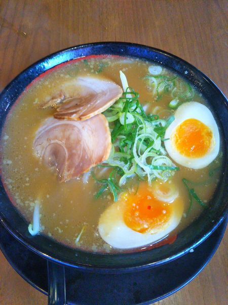 「醤油味玉ラーメン 800円」@ラーメン四天王 道頓堀店の写真