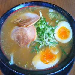 醤油味玉ラーメン 800円