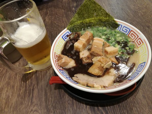「黒豚骨ラーメン750円」@つけ麺 中華そば 節 府中店の写真