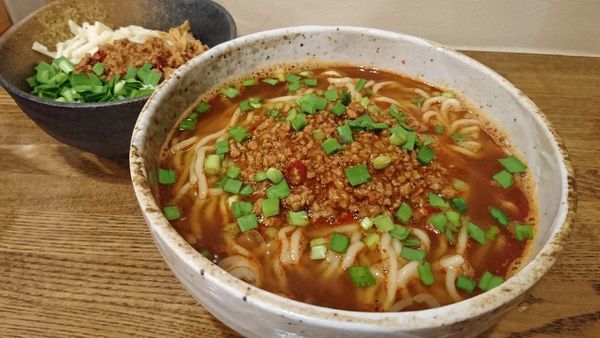 「台湾らーめん（大盛り）+ミニ台湾ミンチ丼」@らーめん 縁の写真