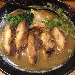 鶏チャーシュー麺（850円）