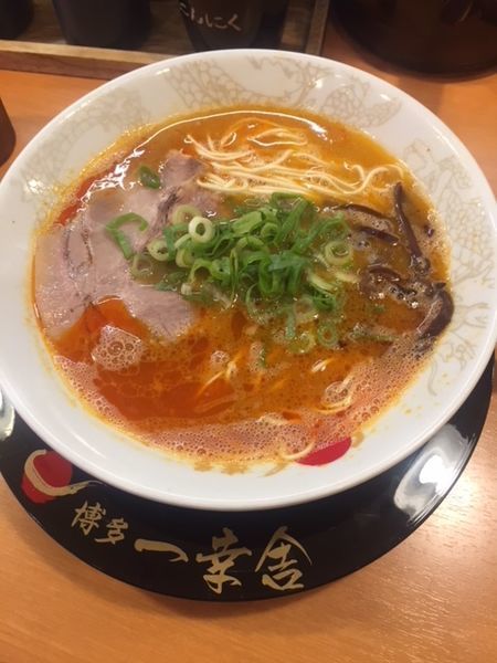 「赤ラーメン　850円　バリカタ・替え玉150円」@博多一幸舎 池袋東口店の写真