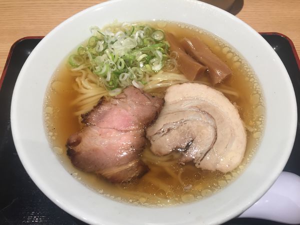 「手打ち中華そば・並（800円）」@松戸富田麺業 千葉駅構内店の写真
