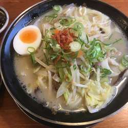 ラーちゃん細麺+餃子／￥880+0