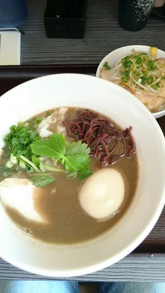「濃厚豚骨イカ煮干しそば  850円」@麺匠えにしの写真