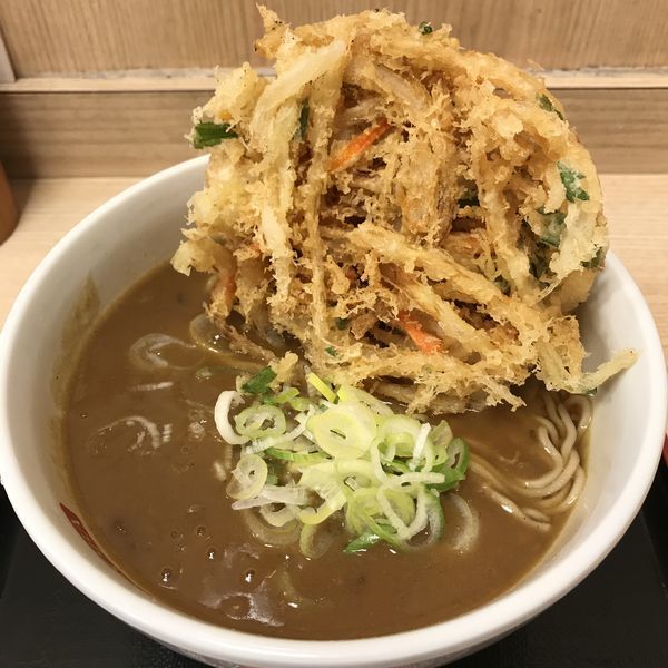 「カレー（￥420）＋かき揚げ（クーポン）」@名代 箱根そば 四谷店の写真