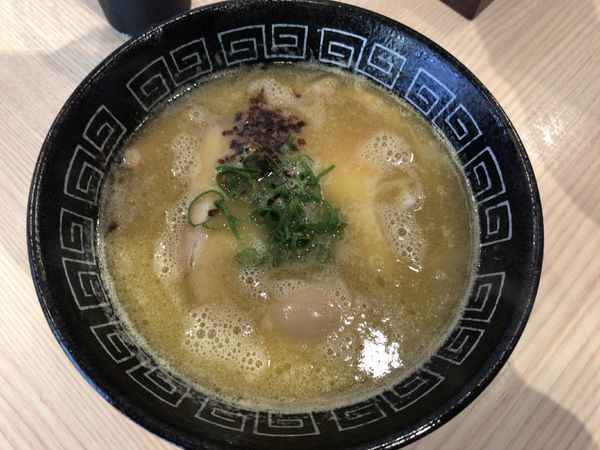 「味玉白湯らぁ麺(850円)+「ちいさいごはん(100円)」@中村麺三郎商店の写真