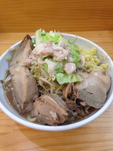 「ど豚骨ラーメン 豚マシ 900円 味玉(ラーパス)」@宮二郎の写真