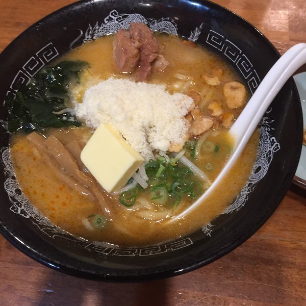 「ガーリックバターチーズらーめん」@らーめん金伝丸 渋谷本店の写真