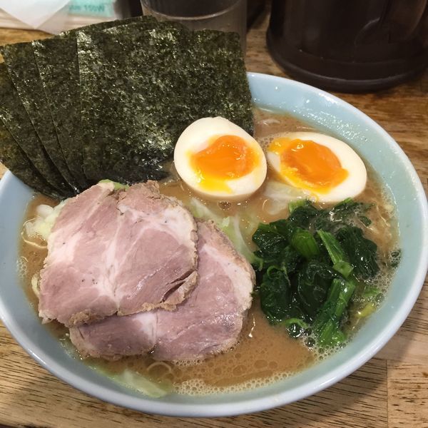 「全部のせラーメン」@横浜家系ラーメン 家家家 錦糸町店の写真