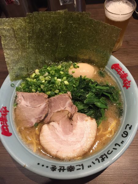 「円満家スペシャル 中盛 + ライス」@横浜家系ラーメン 円満家 大塚店の写真