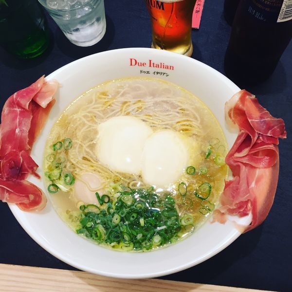 「らぁ麺生ハムフロマージュ」@黄金の塩らぁ麺 due Italian 横浜の写真