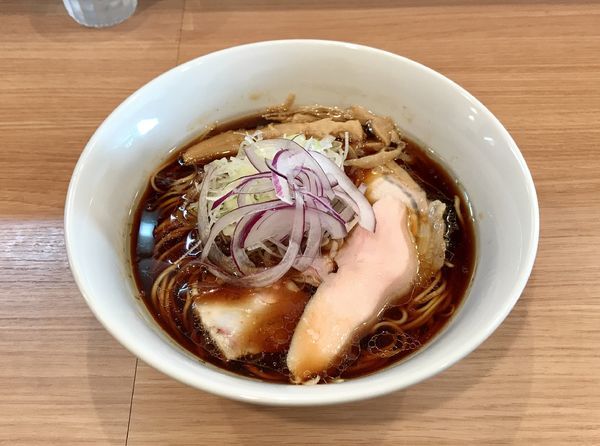 「醤油らぁめん」@本格中華蕎麦 ゆるぎの写真