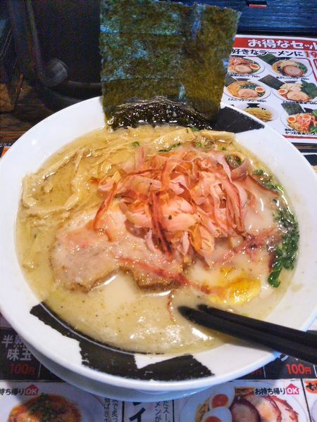 「半生かつお節乗せ 和風塩豚骨ラーメン 790円」@どでかっちゃん 木更津店の写真