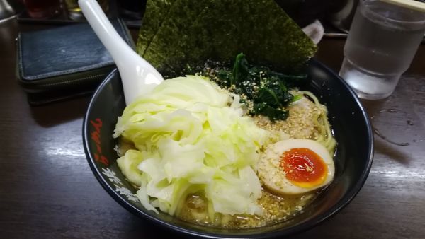 「ラーメン+キャベツ　¥730+¥0」@壱八家 スカイビル店の写真