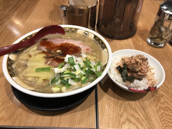 「すごい煮干しラーメン大（醤油、普通）」@すごい煮干ラーメン凪 五反田西口店の写真