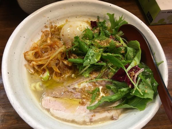 「塩ラーメン トリュフオイルがけ 750円 味玉 100円」@『   』（無銘）の写真