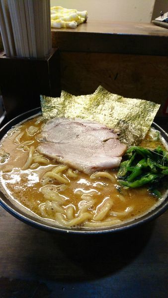 「味噌ラーメン大盛り濃いめ多め」@横浜家系 ぱるぷん亭の写真