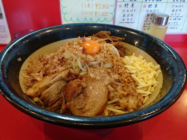 「まぜそば 700g申請 チーズ鳥ほぐし」@麺屋 桐龍の写真