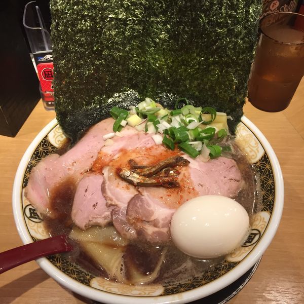 「すごい煮干しラーメン」@すごい煮干ラーメン凪 新宿ゴールデン街店 別館の写真