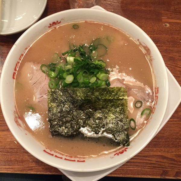 「ラーメン　＋　替え玉」@博多ラーメン もえぎ野の写真