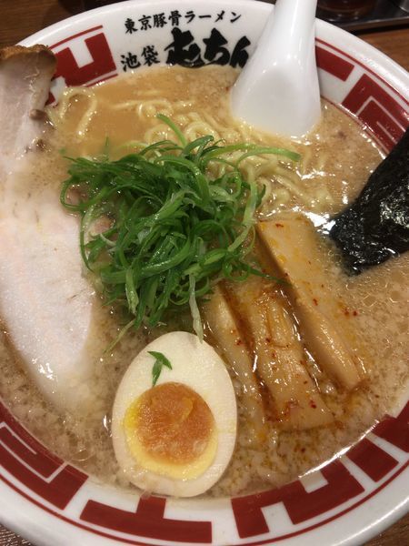 「東京豚骨ラーメン」@屯ちん 池袋本店の写真