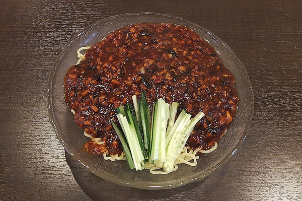 「ジャージャーメン(大盛り)」@中華料理 広東餃子の写真