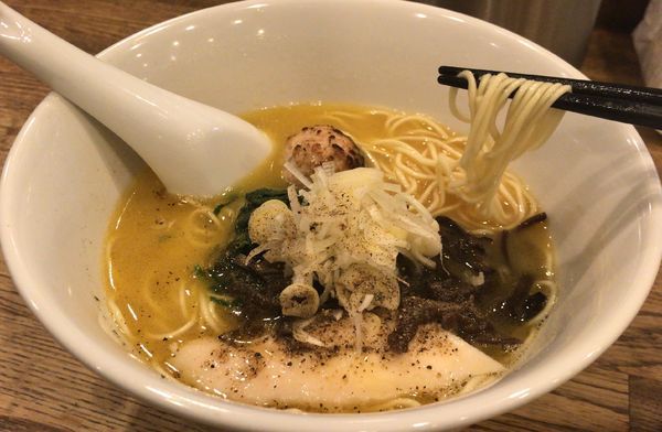 「博多水炊らーめん(750円)」@麺屋すみすの写真