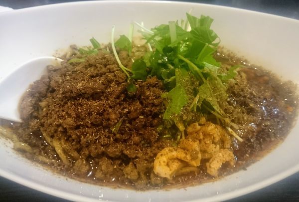 「黒胡麻つゆ無し（５辛）＋半ライス」@四川担担麺 阿吽 浅草店の写真