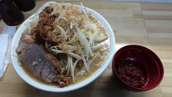 「ラーメン（750円）にんにく野菜増し辛～い脂」@俺の生きる道 白山店の写真