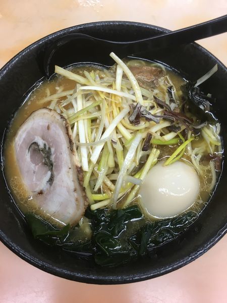 「ネギラーメン+味玉」@ラーメンインターの写真