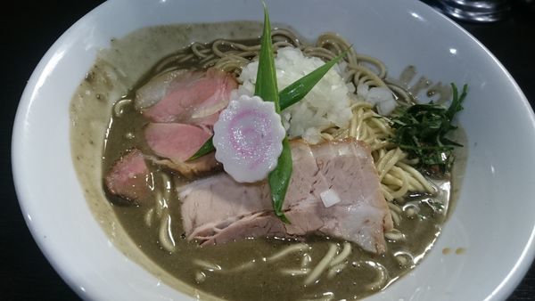 「濃密な煮干しそば（780円）＋和え玉（200円）」@中華そば いづるの写真