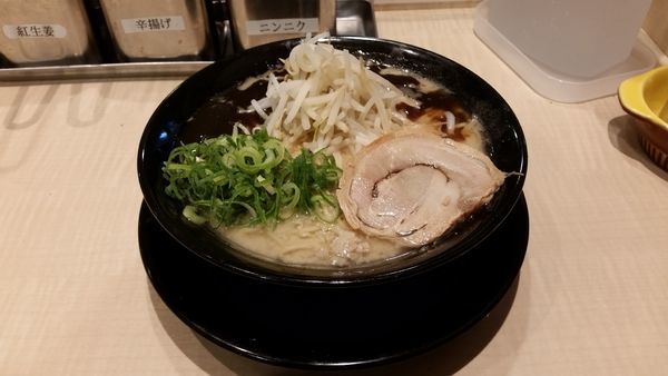 「黒豚骨」@替玉千里眼 志木店の写真