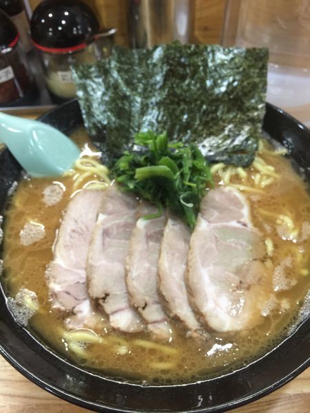 「チャーシュー麺大盛、硬め濃いめ」@らーめん家 せんだい 横浜駅西口店の写真