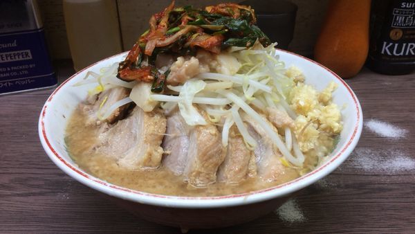 「小豚＋ニラキムチ」@ラーメン二郎 横浜関内店の写真