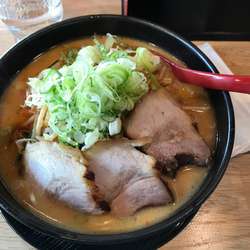 スタミナとんこつラーメン860円+クーポン利用チャーシュートッピ