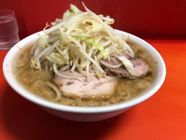 「小700 少な目 そのまま」@ラーメン二郎 神田神保町店の写真