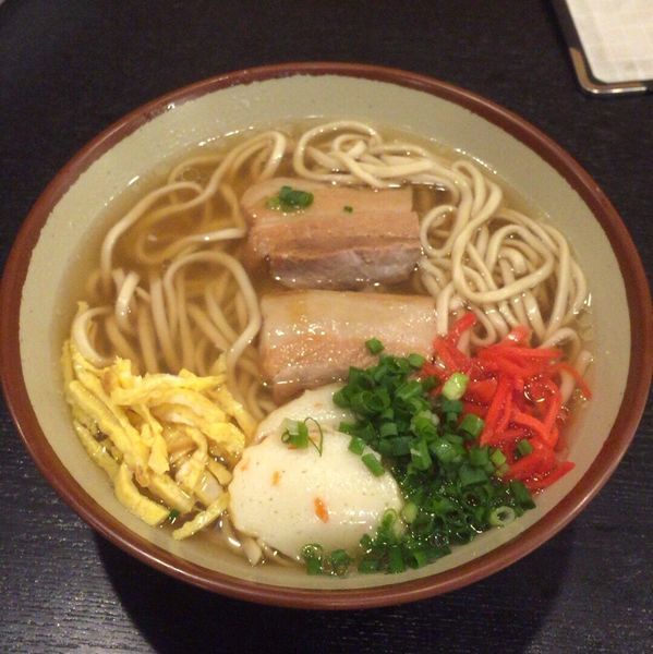 「沖縄そば（730円）」@どんぶりの店 志貴の写真